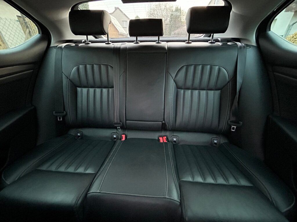 Škoda Superb po čištění zadní sedačky